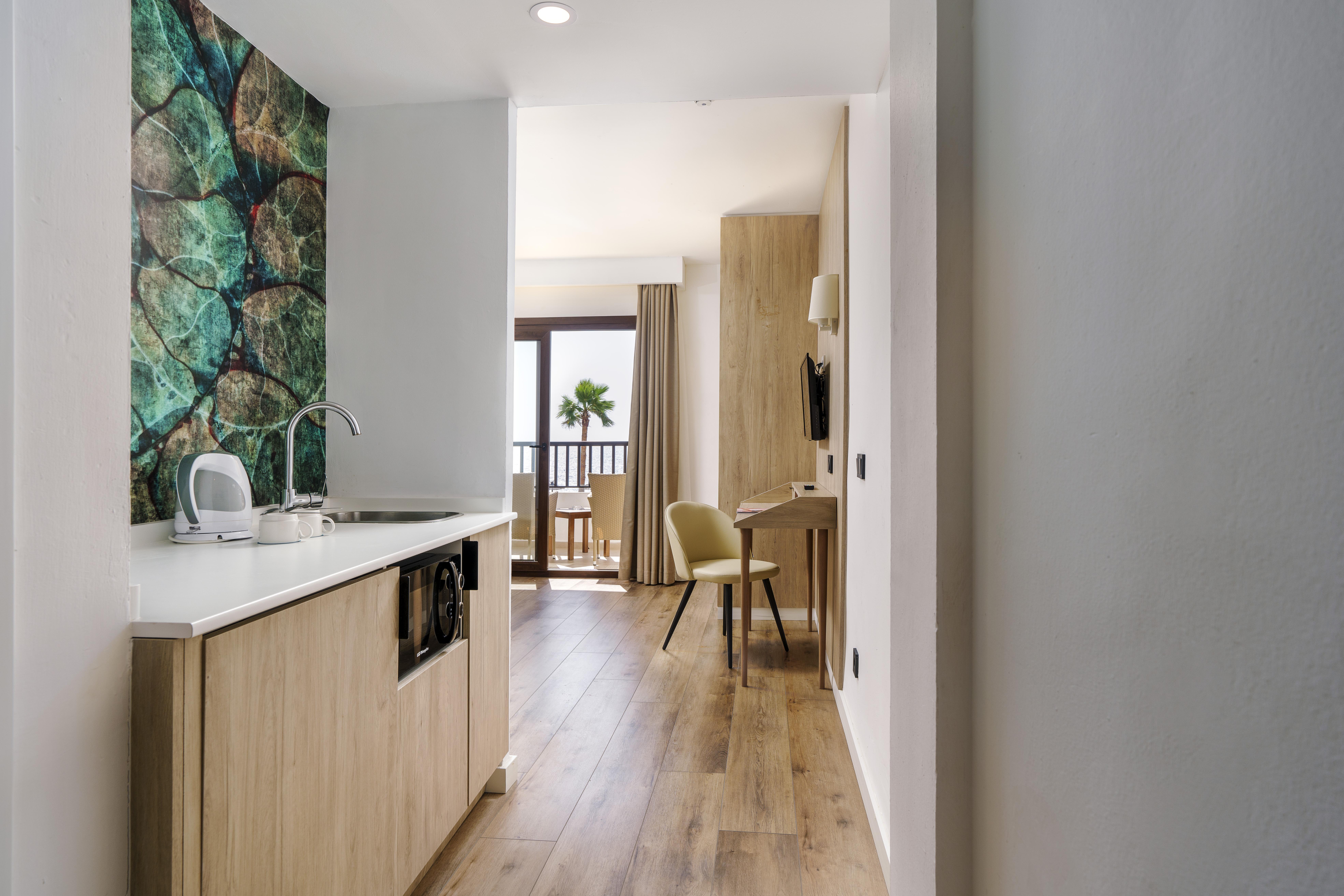 Alua Suites Las Rocas Cala D´Or Exteriör bild